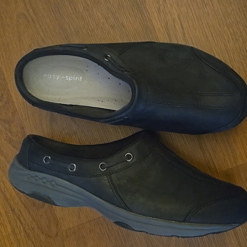 Easy Spirit Travelsport Black Suede Leather Mules Clogs size 7.5 Wide LIKE NEW